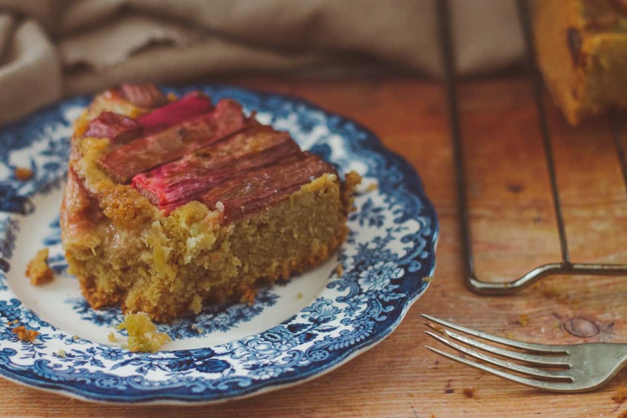 How to Make Vegan Rhubarb Cake
